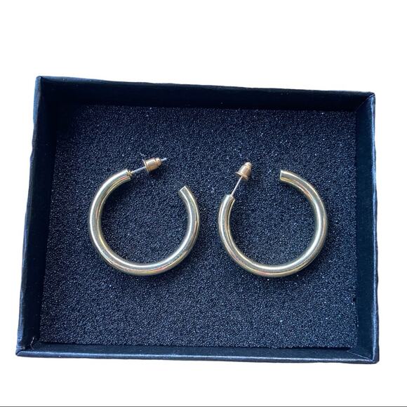 Gold Tone Medium Size Hoop Earrings NEW - Picture 1 of 1